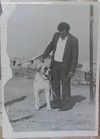 Una Foto storica di Mr. Kyarizov con un suo cane da combattimento